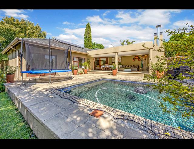 3 BEDROOM HOUSE FOR SALE IN DAINFERN GOLF ESTATE